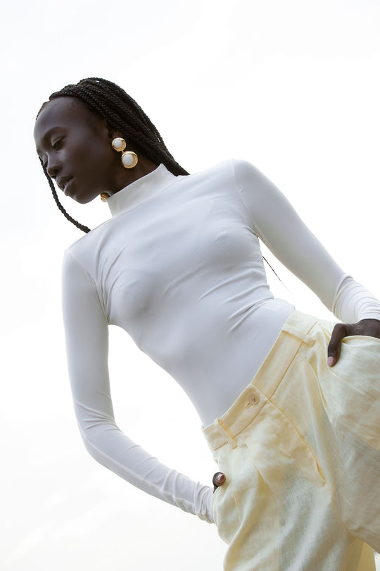 Eclipse Earring White Stone