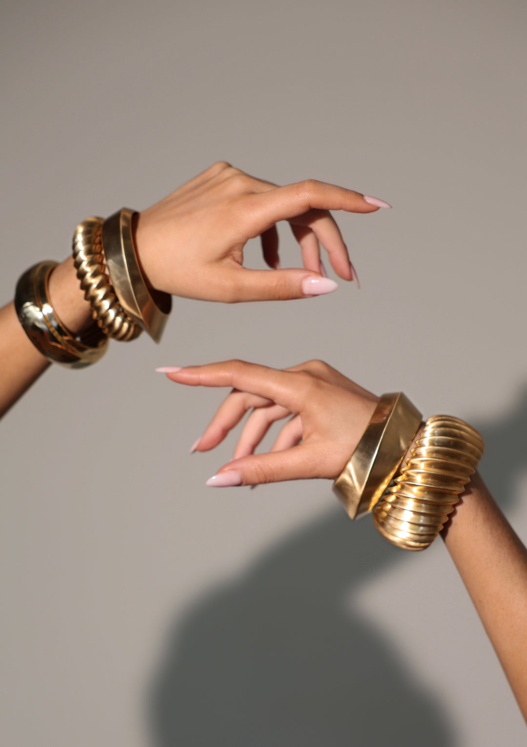 IXV2 Small Cuff Gold