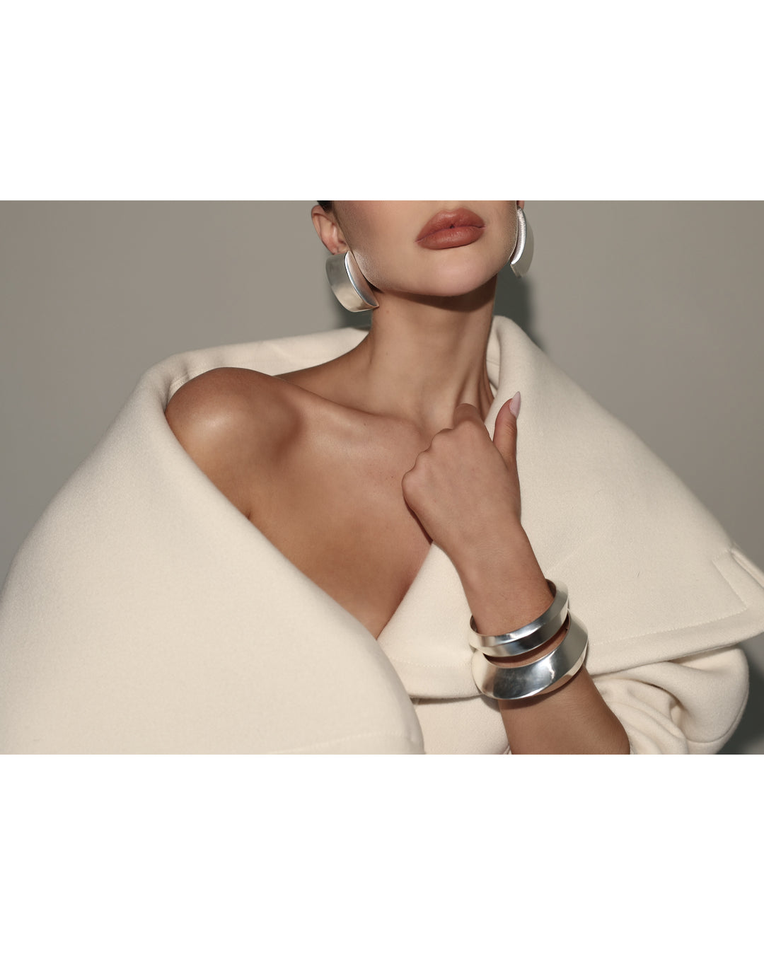 IXV10 Large Earring Silver