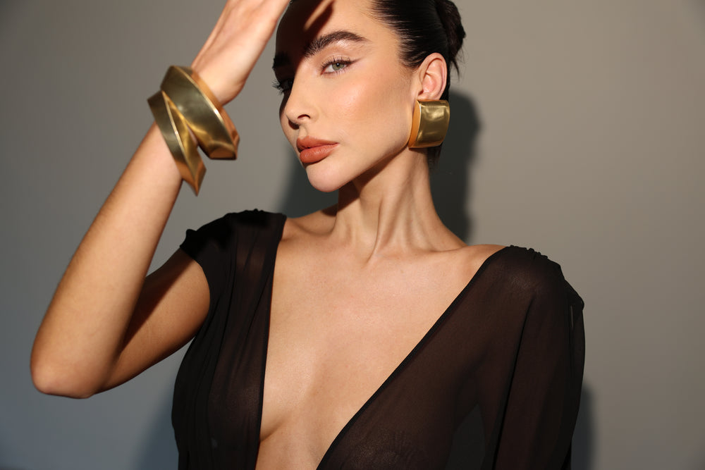 IXV10 Large Earring Gold