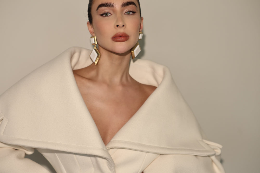 IXV13 Earring White Stone