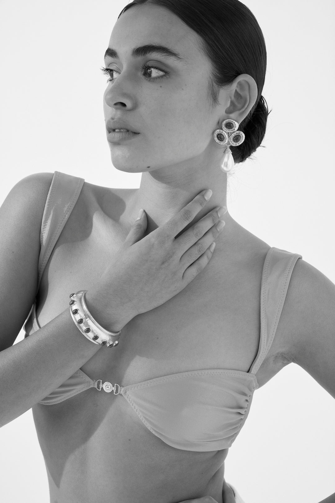 Ava Earrings Green Peridot Quartz & Pearl